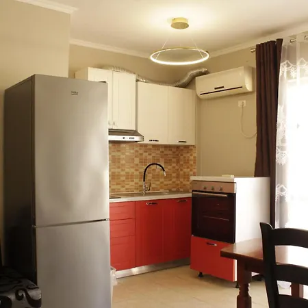 Apartamento House, Qerret